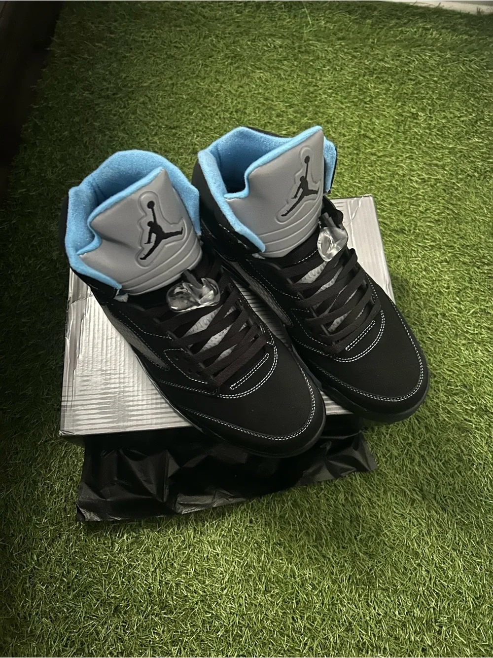 Jordan Men's Shoe Box - White and Black